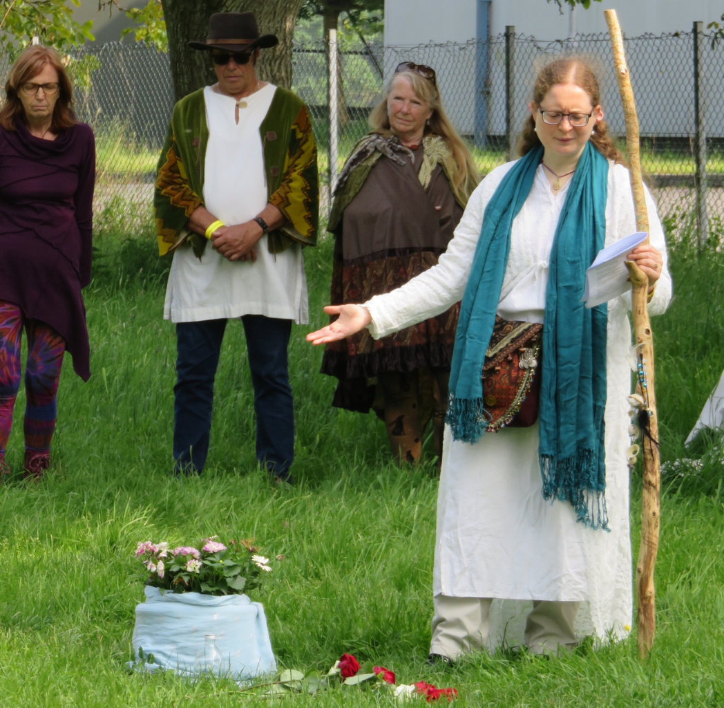 Emma in Ritual